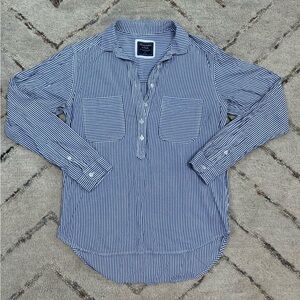 Abercrombie & Fitch Gray & White Striped Popover Button Down Shirt - Blouse